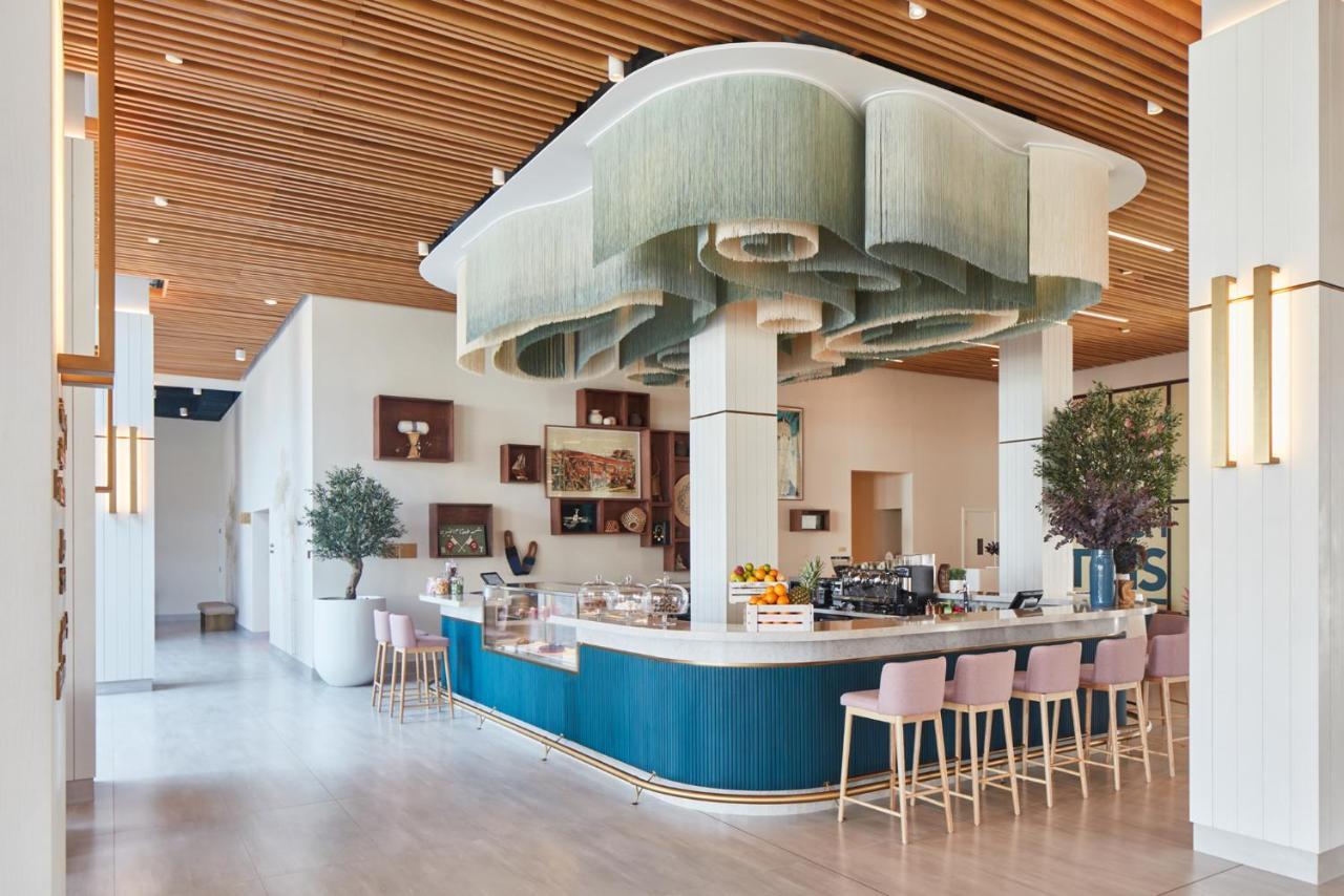 Vida Beach Resort Umm Al Quwain Exterior photo The bar at the hotel